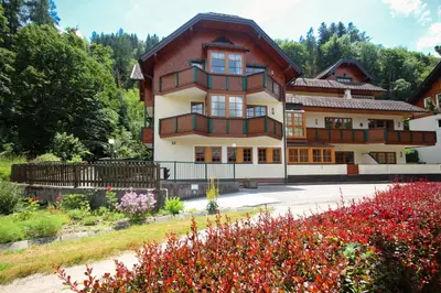 Das Gebäude in dem sich die Ferienwohnung befindet