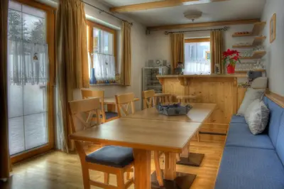 Ein Sitzbereich in der Unterkunft Haus Lowe