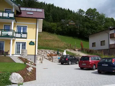 Das Gebäude in dem sich die Ferienwohnung befindet