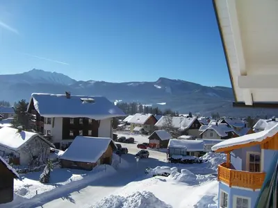 Ein allgemeiner Bergblick oder ein Berglick von der Ferienwohnung aus