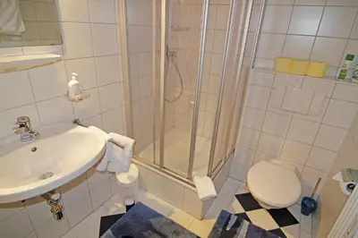 Ein Badezimmer in der Unterkunft Appartements am Kurpark