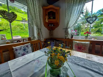 Ein Garten an der Unterkunft Haus Emily