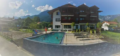 Ein allgemeiner Bergblick oder ein Berglick von der Pension aus