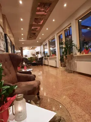 Ein Sitzbereich in der Unterkunft Hallstatt Dachstein Inn
