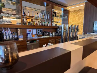 Lounge oder Bar in der Unterkunft Hotel Spirodom