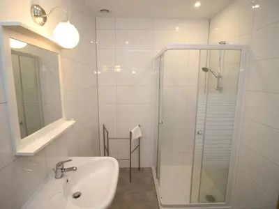Ein Badezimmer in der Unterkunft Apartment Bärenhöhle - Top 6 by Interhome