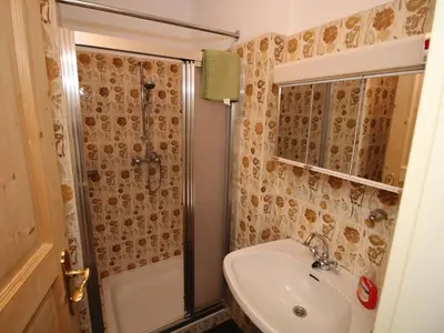 Ein Badezimmer in der Unterkunft Apartment Spatzennest - Top 7 by Interhome