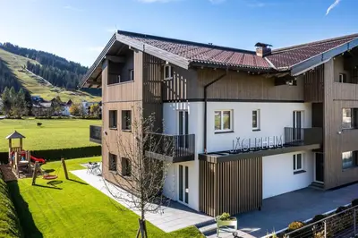Das Gebäude in dem sich das Aparthotel befindet