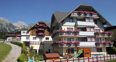 Ein allgemeiner Bergblick oder ein Berglick von des Hotels aus