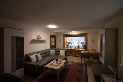 Ein Sitzbereich in der Unterkunft Haus Bergland