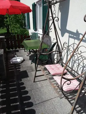 Ein Garten an der Unterkunft Haus Bergland