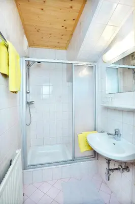 Ein Badezimmer in der Unterkunft Ferienwohnungen Haus Sonnenschein