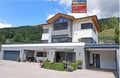 Ein allgemeiner Bergblick oder ein Berglick von der Ferienwohnung aus