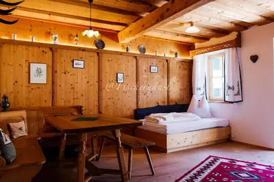 Ein Sitzbereich in der Unterkunft Fischerhaus Sankt Wolfgang Appartement 1
