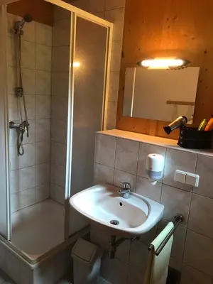 Ein Badezimmer in der Unterkunft Feriendorf Tauerngast