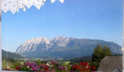 Ein allgemeiner Bergblick oder ein Berglick von der Ferienwohnung aus