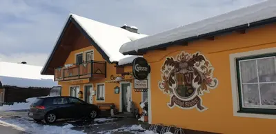 Das Gebäude in dem sich das Gasthaus befindet