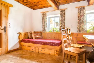 Ein Sitzbereich in der Unterkunft Ferienwohnung Schirla Stub´m