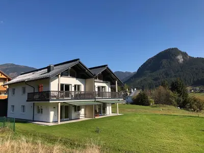Ein allgemeiner Bergblick oder ein Berglick von der Ferienwohnung aus