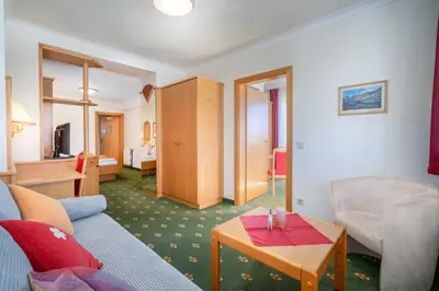 Ein Sitzbereich in der Unterkunft Guesthouse Tauplitzalm