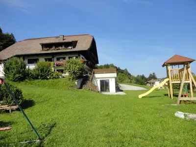 Ein Kinderspielbereich in der Unterkunft Bauernhof Strumegg