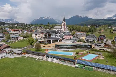 Ein allgemeiner Bergblick oder ein Berglick von der Ferienwohnung aus