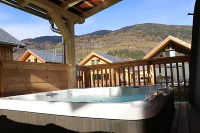 Ein allgemeiner Bergblick oder ein Berglick von des Chalets aus