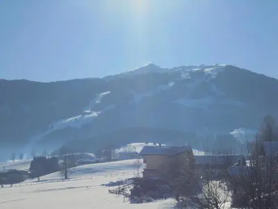 Ein allgemeiner Bergblick oder ein Berglick von der Ferienwohnung aus