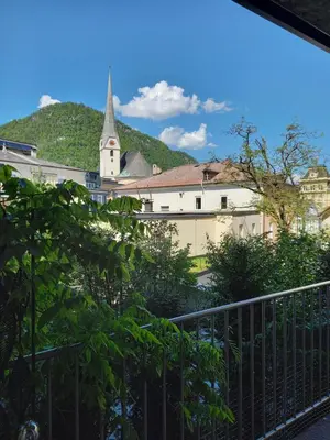 Ein allgemeiner Bergblick oder ein Berglick von der Ferienwohnung aus