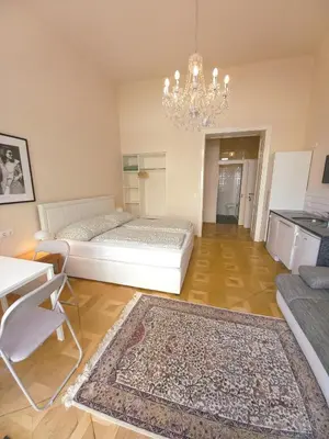 Ein Bett oder Betten in einem Zimmer der Unterkunft WOLKE, Apartment mit Balkon am Fluss, Zentrum, Parkplatz
