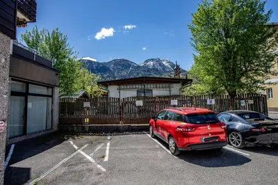 Ein allgemeiner Bergblick oder ein Berglick von der Ferienwohnung aus