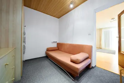 Ein Sitzbereich in der Unterkunft Alpina Holiday Living Zirbenstrasse