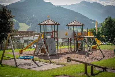 Ein Kinderspielbereich in der Unterkunft JUFA Hotel St Michael im Lungau