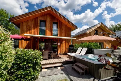 Ein Garten an der Unterkunft Luxury Chalet Kreischberg 11a
