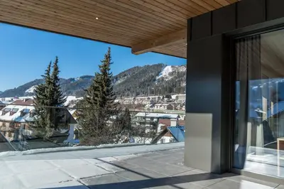 Ein allgemeiner Bergblick oder ein Berglick von der Ferienwohnung aus