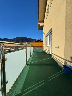 Ein allgemeiner Bergblick oder ein Berglick von der Ferienwohnung aus