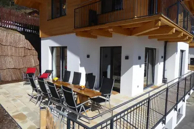 Ein Balkon oder eine Terrasse in der Unterkunft SonnenChalet Werfenweng