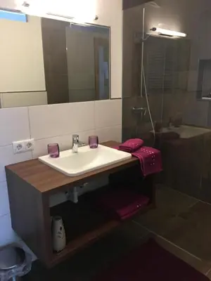 Ein Badezimmer in der Unterkunft Haus Amade