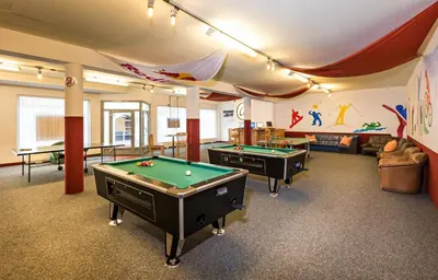 Ein Billardtisch in der Unterkunft Jugendgästehaus Tauernruh
