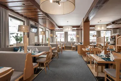 Ein Restaurant oder anderes Speiselokal in der Unterkunft Das Wismeyer - Skihotel an der Plattenkarbahn