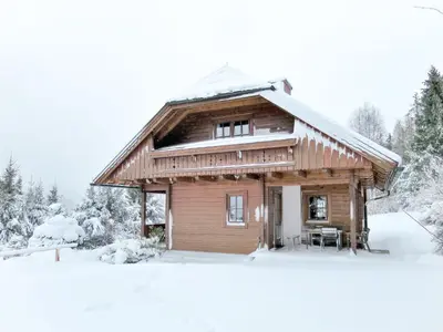 Chalet Simons Blockhütte by Interhome im Winter