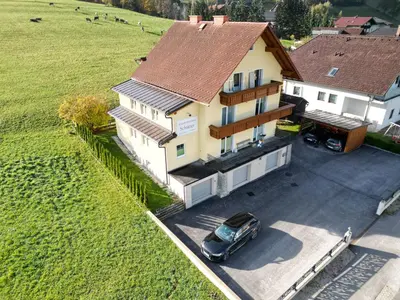 Das Gebäude in dem sich die Ferienwohnung befindet