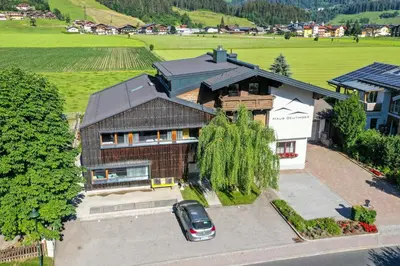 Das Gebäude in dem sich das Bed & Breakfast befindet