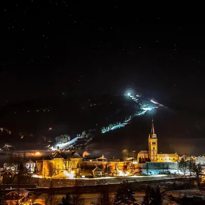 Ein allgemeiner Bergblick oder ein Berglick von der Ferienwohnung aus