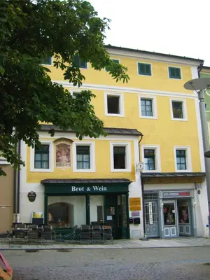 Das Gebäude in dem sich die Ferienwohnung befindet