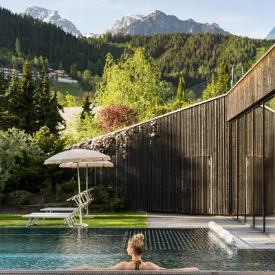 Ein allgemeiner Bergblick oder ein Berglick von des Hotels aus