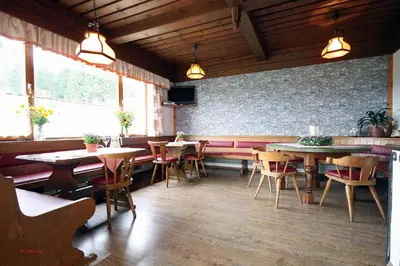 Ein Restaurant oder anderes Speiselokal in der Unterkunft Almliesl RADS-415