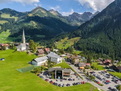 Ein allgemeiner Bergblick oder ein Berglick von der Ferienwohnung aus