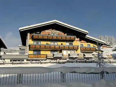 Das Gebäude in dem sich die Pension befindet