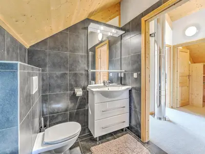 Ein Badezimmer in der Unterkunft Chalet in Hohentauern am Skilift